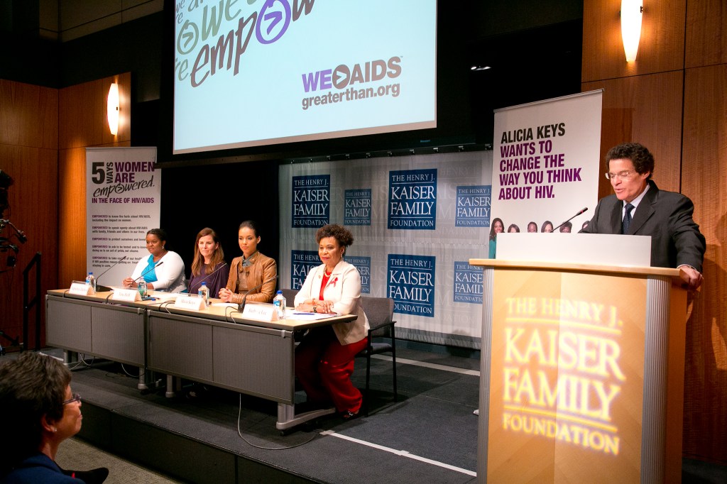 (L-R) Vignetta Charles/AIDS United, Tina Hoff/KFF, Alicia Keys, Rep. Barbara Lee, Drew Altman/KFF, Greater Than AIDS EMPOWERED Campaign Launch, Kaiser Family Foundation, April 15, 2013. Photo credit: imagelinkphoto.com/Dennis Kan