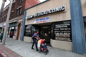 As 'Bodega Clinicas' Fill Void, Officials Are Torn on Embracing Them