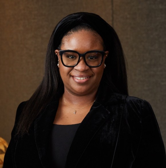 Photo of Angela Thomas