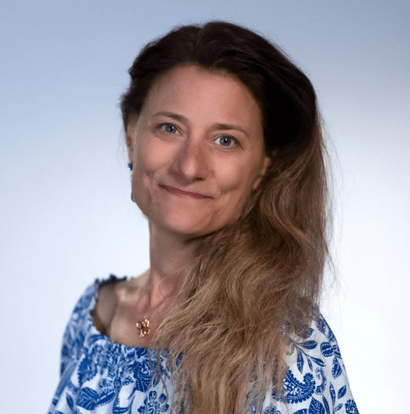 Photo of Stephanie Armour